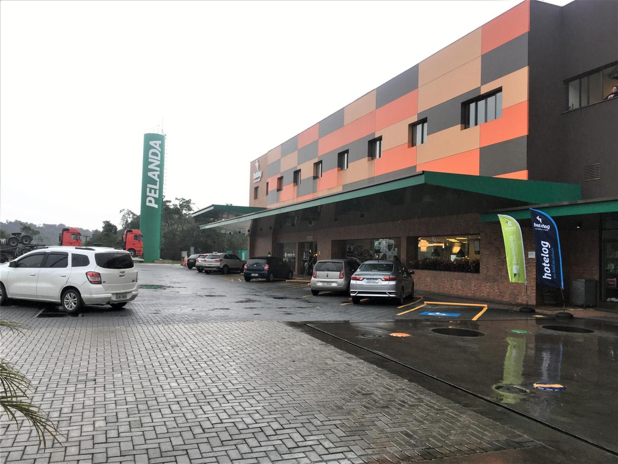 Hotelog Campina Grande do Sul Exterior foto